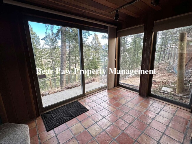 Building Photo - "Charming Floyd Hill Retreat: 3-Bed, 3-Bath on Clear Creek Road!"