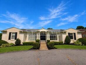Building Photo - 2039 Fontaine Rd