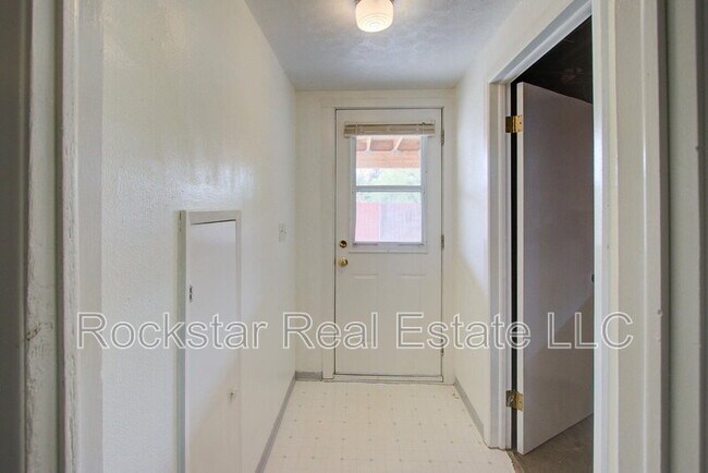 Building Photo - 6011 N Forest Blvd