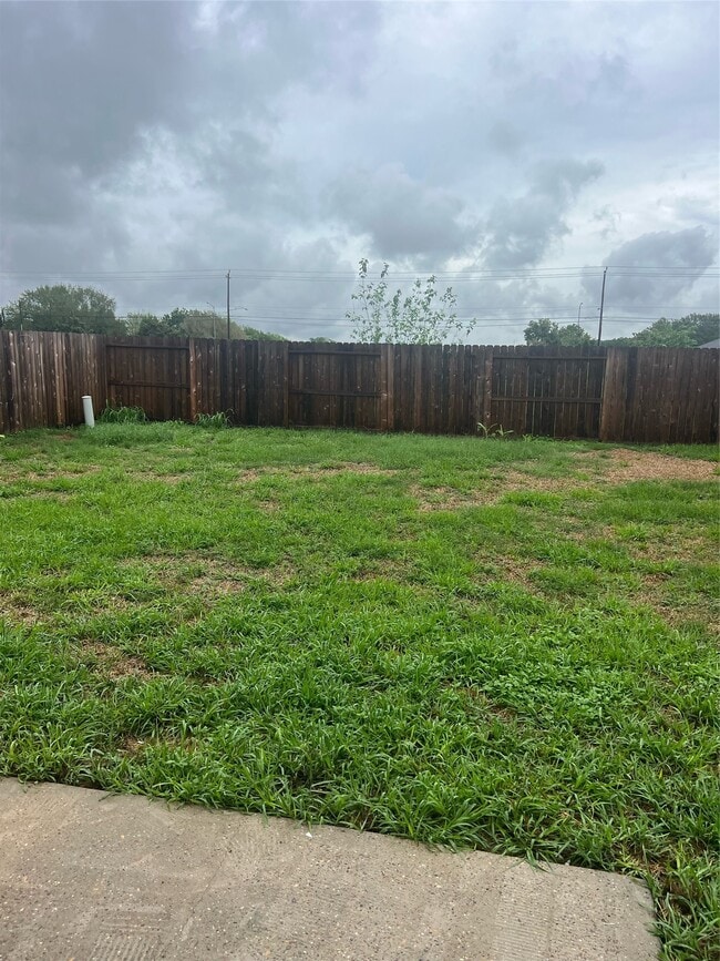 Building Photo - 12035 Duane St