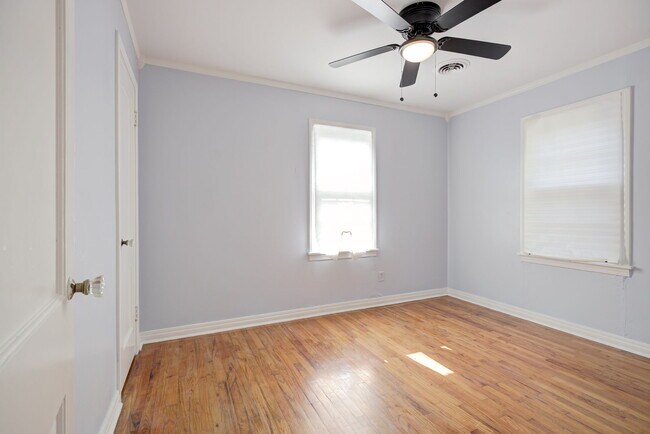 Building Photo - 912 Garver St