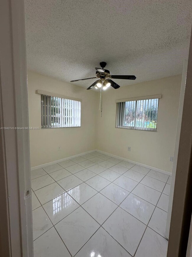 Building Photo - 2255 W 69th St