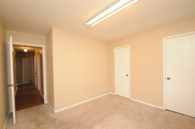 Building Photo - 16503 Canario Dr