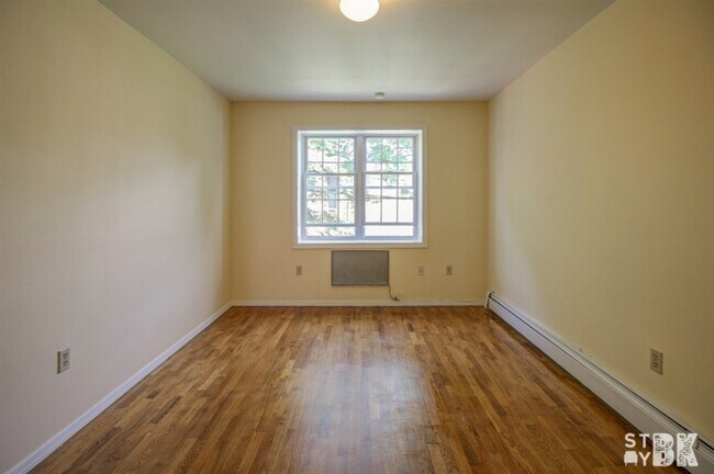 Building Photo - 245 Skillman Ave