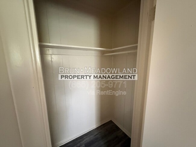 Building Photo - 1930 Lovell Rd