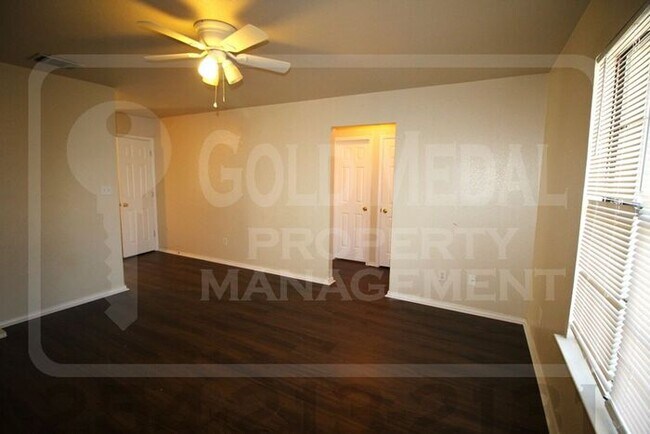 Building Photo - 3304 Barcelona Dr