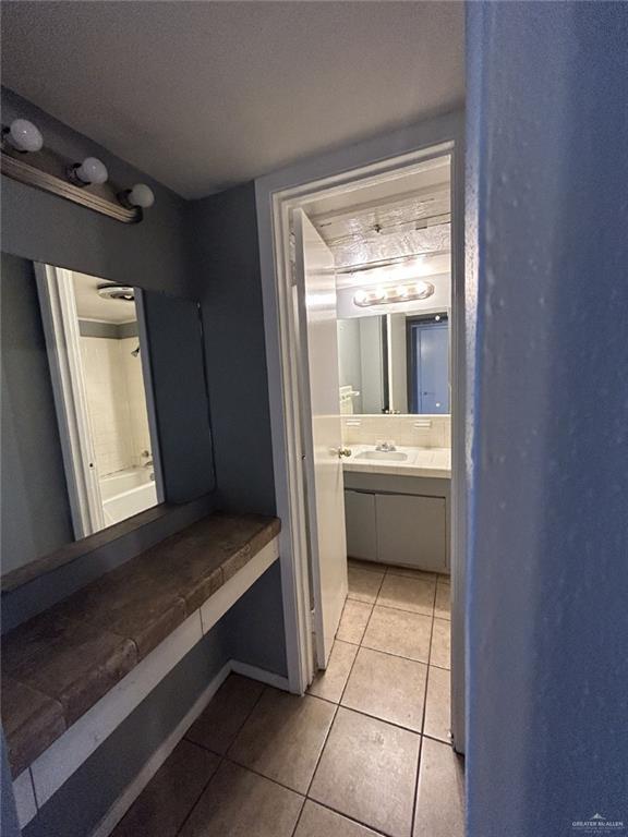 Building Photo - 10 E Walnut Ave