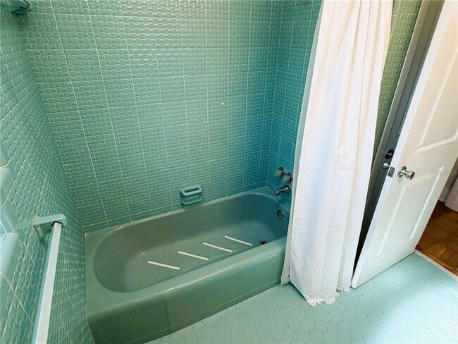 Building Photo - 4640 W Lamb Ave