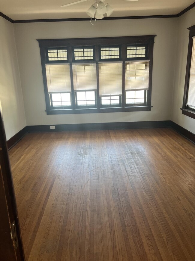 Building Photo - 210 W Richmond Ave