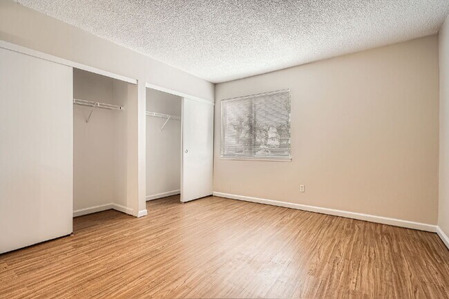 Building Photo - Spacious 1,177 sq ft 3-Bed / 2-Bath Condo ...