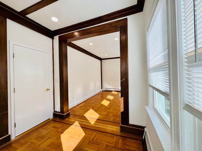 Building Photo - 69 W 39th St