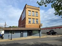 Building Photo - 1015 S Mill St
