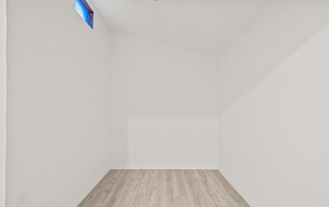 Building Photo - Home For Rent in Clearwater Manor!