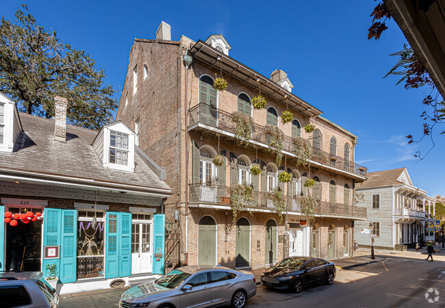 Building Photo - 837 Royal St