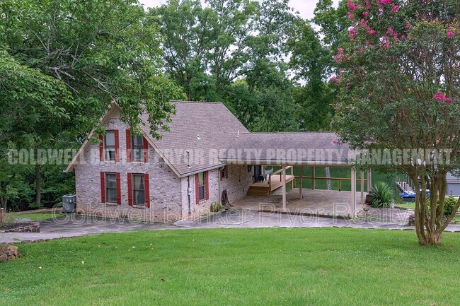 Building Photo - 165 Lakeshore Ct