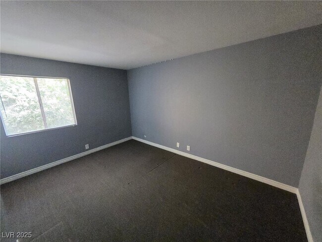 Building Photo - 5060 Indian River Dr
