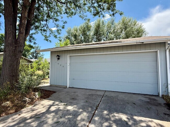 Building Photo - 1620 Ranae Dr