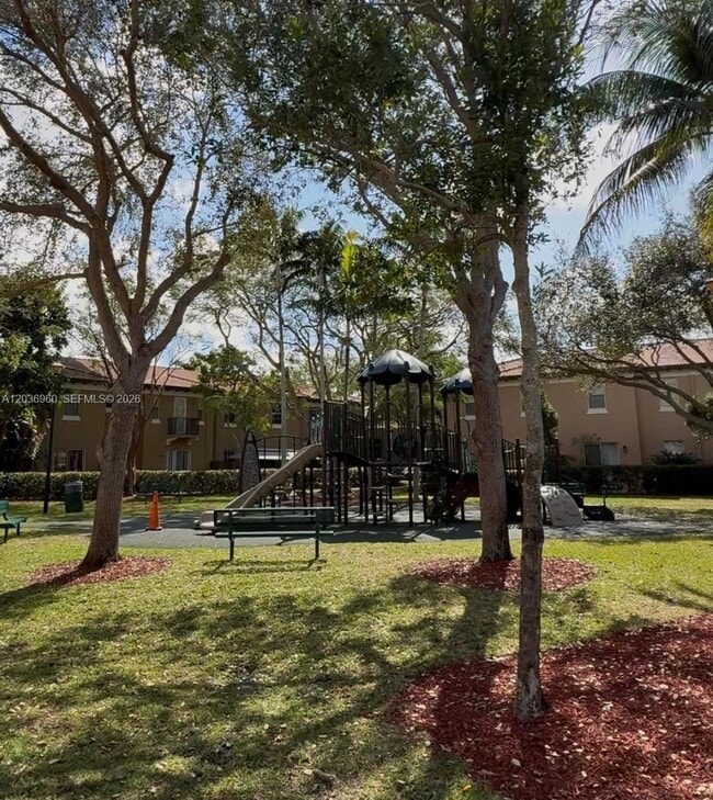 Building Photo - 6959 Julia Gardens Dr