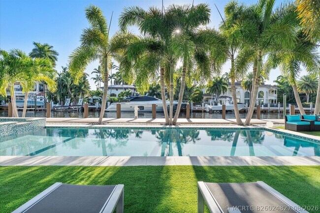 Building Photo - 207 Royal Palm Dr