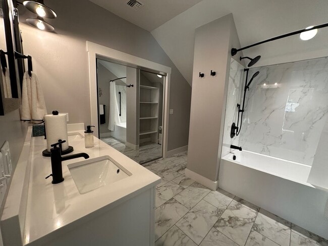 Building Photo - Brand New Custom Residence | 3 Bedroom, 2 Bath | Panoramic Bitterroot Valley Views | Private & Se...