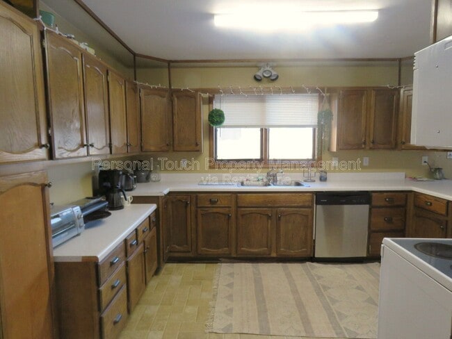 Building Photo - 1416 13th St S