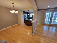 Building Photo - 4151 S Four Mile Run Dr