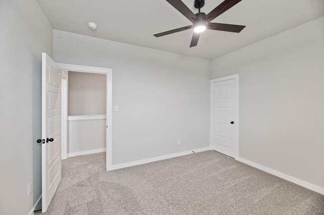 Building Photo - AVAILABLE NOW! 3 BEDROOM TRIPLEX LOT LOCATED ON 1-ACRE LOT IN MIDLOTHIAN, TX!