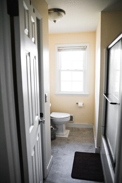 Bathroom - 16 Beckwith Road