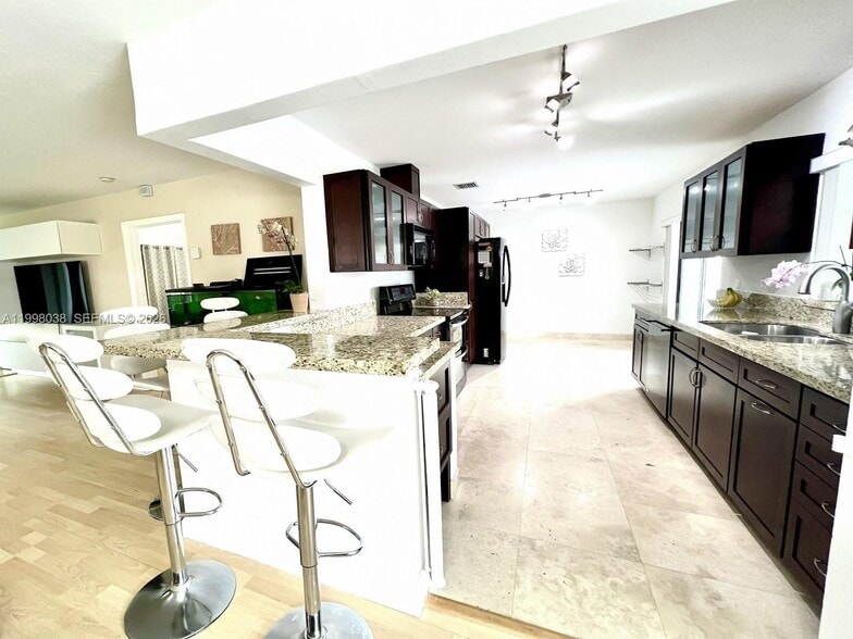 Building Photo - 1361 N Fieldlark Ln