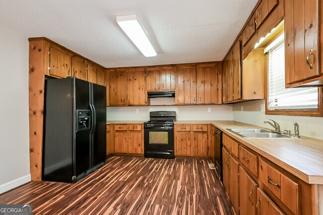 Building Photo - 3992 Fairington Dr