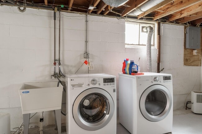 Building Photo - 62 E Stanton Ave