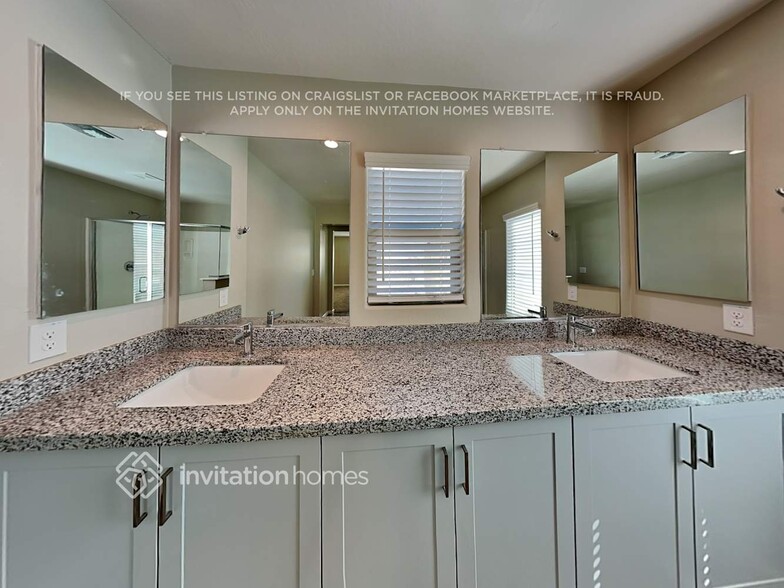 Building Photo - 5034 N 189th Dr