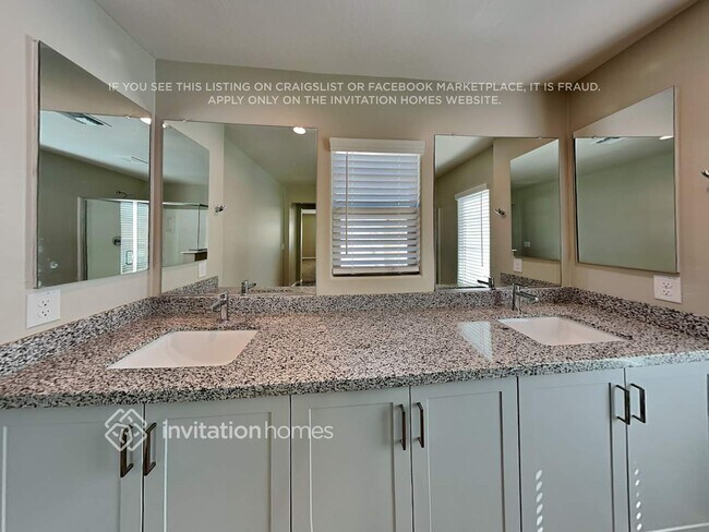 Building Photo - 18928 W Reade Ave