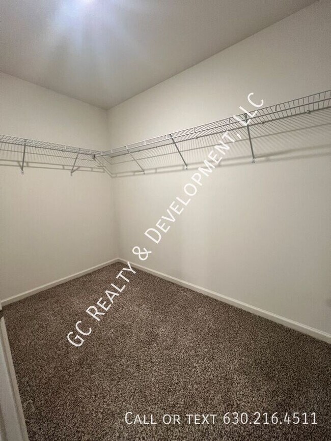 Building Photo - 3233 Lehman Crossing