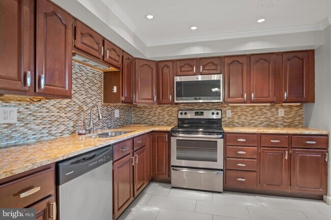 Building Photo - 3390 Longbow Ct