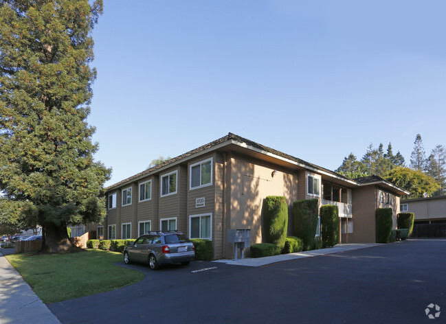 Primary Photo - Miramar Manor