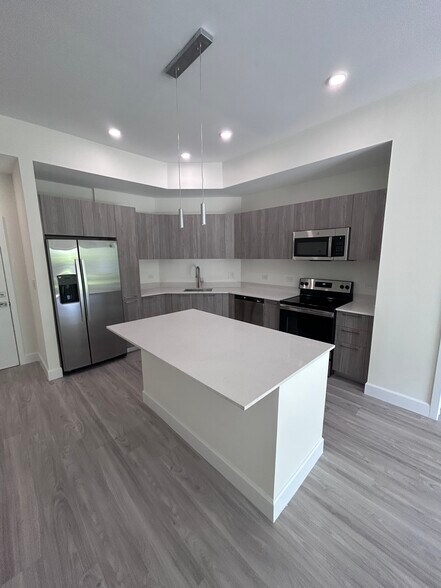 Building Photo - 10315 NW 129th St