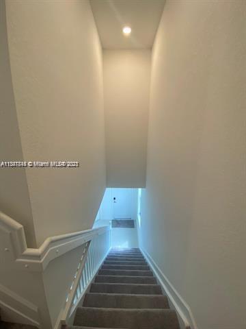 Building Photo - 575 NE 208th Terrace