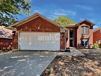Building Photo - 828 Norfolk Dr