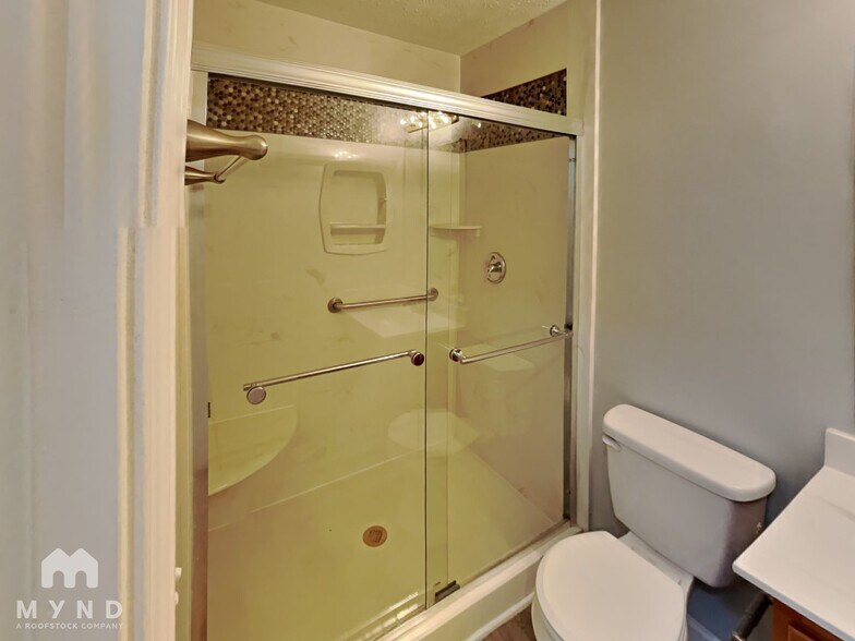 Building Photo - 307 Burton Dr