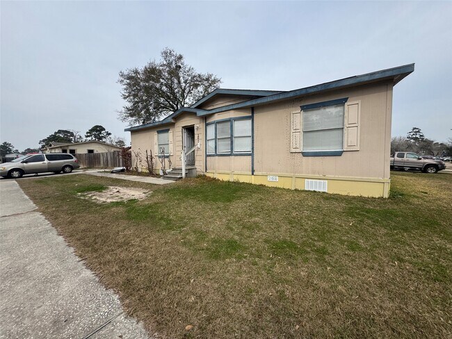 Building Photo - 12011 Greensbrook Forest Dr