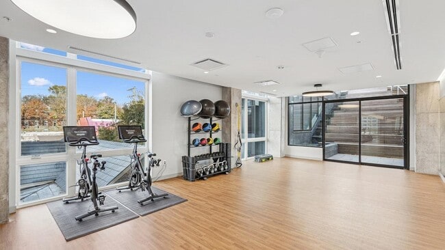 Building Photo - 620 Foster St