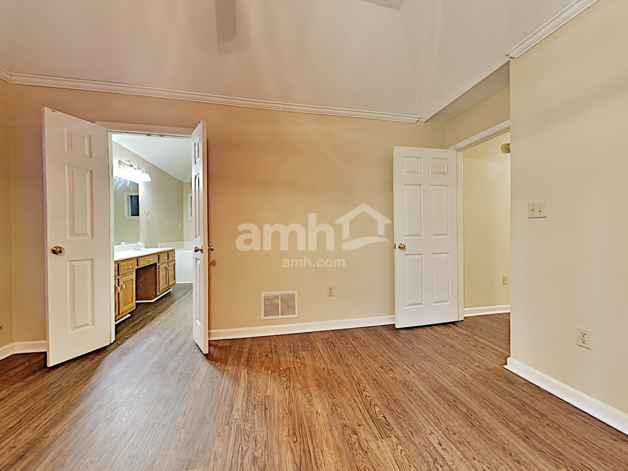 Building Photo - 9357 Bryant Trent Blvd