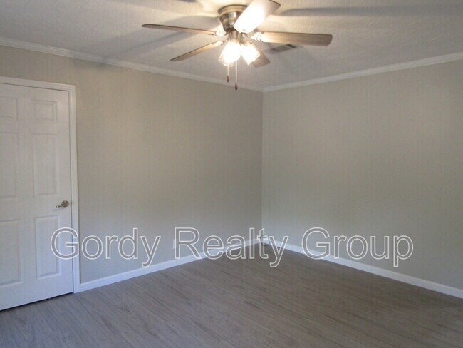 Building Photo - 5493 Willis Rd