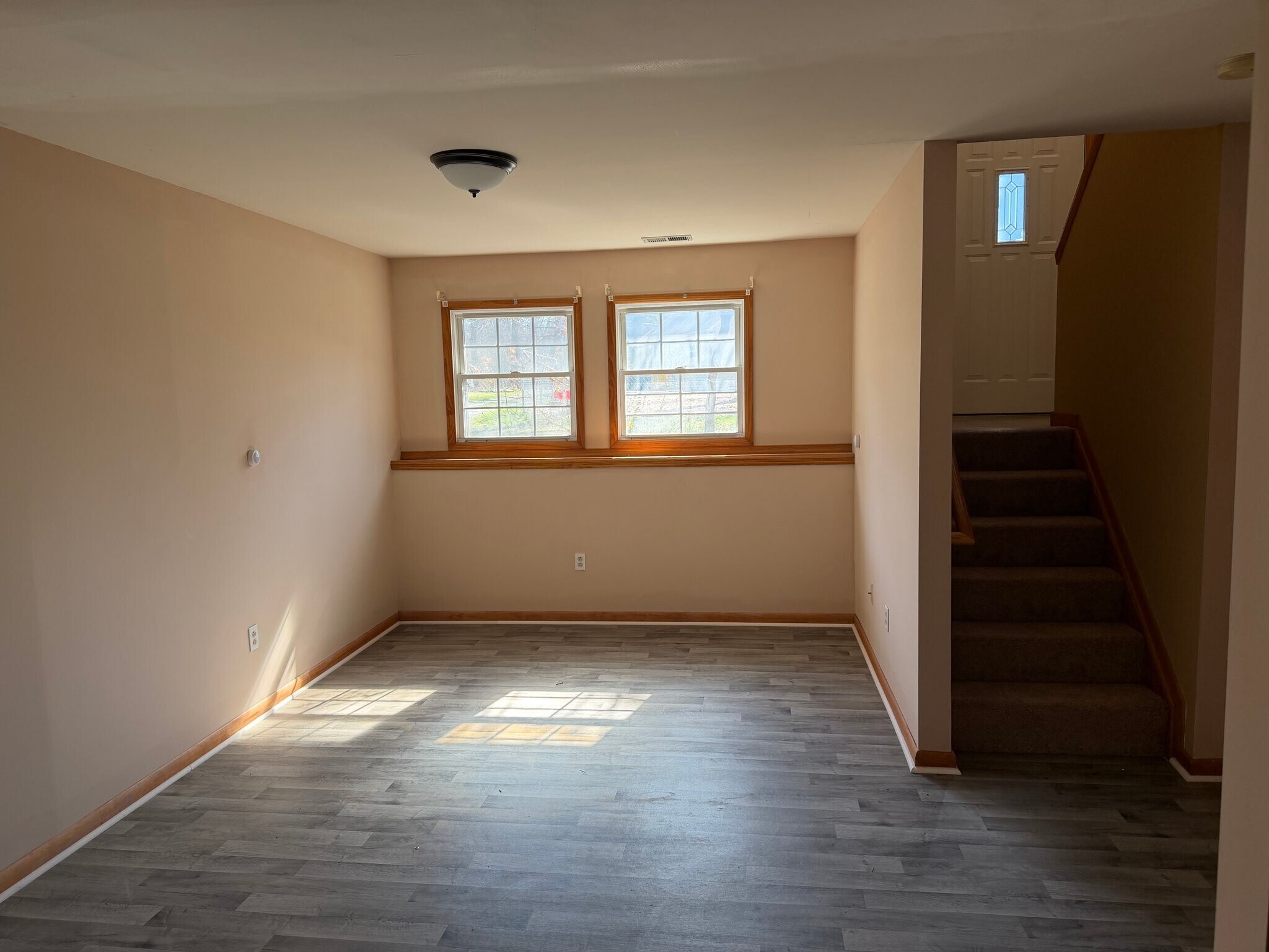 Building Photo - 545 Old Stage Rd