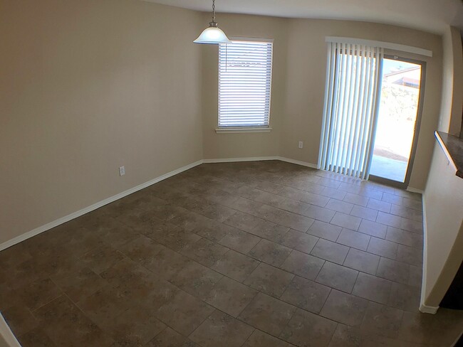Building Photo - Mesquite Hills 3bed/2.5bath plus Loft REFRIG A/C Home!