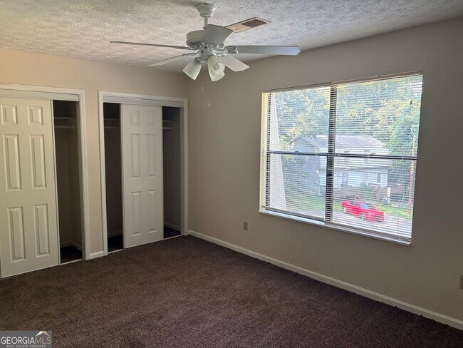 Building Photo - 165 Hunters Ln
