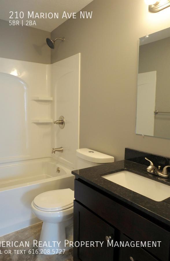 Building Photo - 210 Marion Ave NW