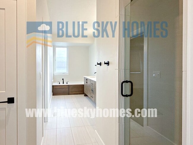 Building Photo - 3273 S Yorktown Ln