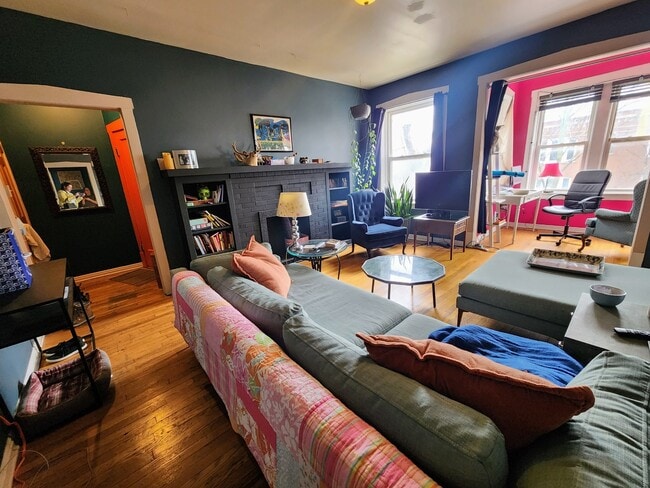 Building Photo - 2218 N St Louis Ave